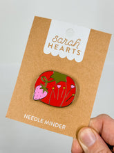 Load image into Gallery viewer, TOMATO MAGNETIC PIN / NEEDLE MINDER
