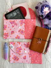 Load image into Gallery viewer, PINK BLOOM SNAP ENVELOPE
