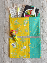Load image into Gallery viewer, YELLOW BLOOM SNAP ENVELOPE
