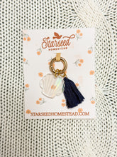 Load image into Gallery viewer, SEA SHELL RAINBOW CHARM
