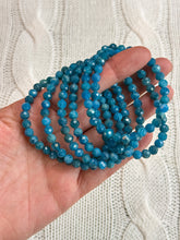Load image into Gallery viewer, BLUE APATITE CRYSTAL BRACELET
