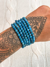 Load image into Gallery viewer, BLUE APATITE CRYSTAL BRACELET
