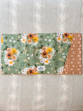Load image into Gallery viewer, BOUQUET LARGE TRIFOLD COVER
