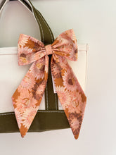 Load image into Gallery viewer, DETACHABLE FABRIC BOW

